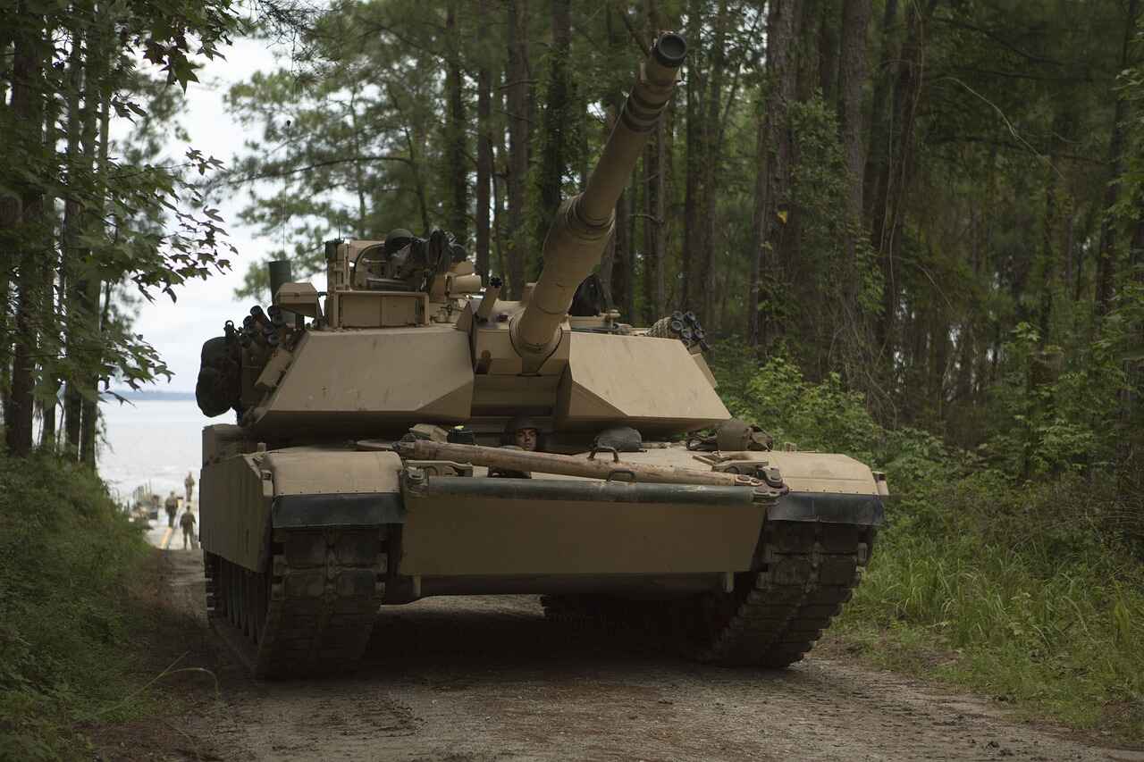 :   M1 Abrams     ,    