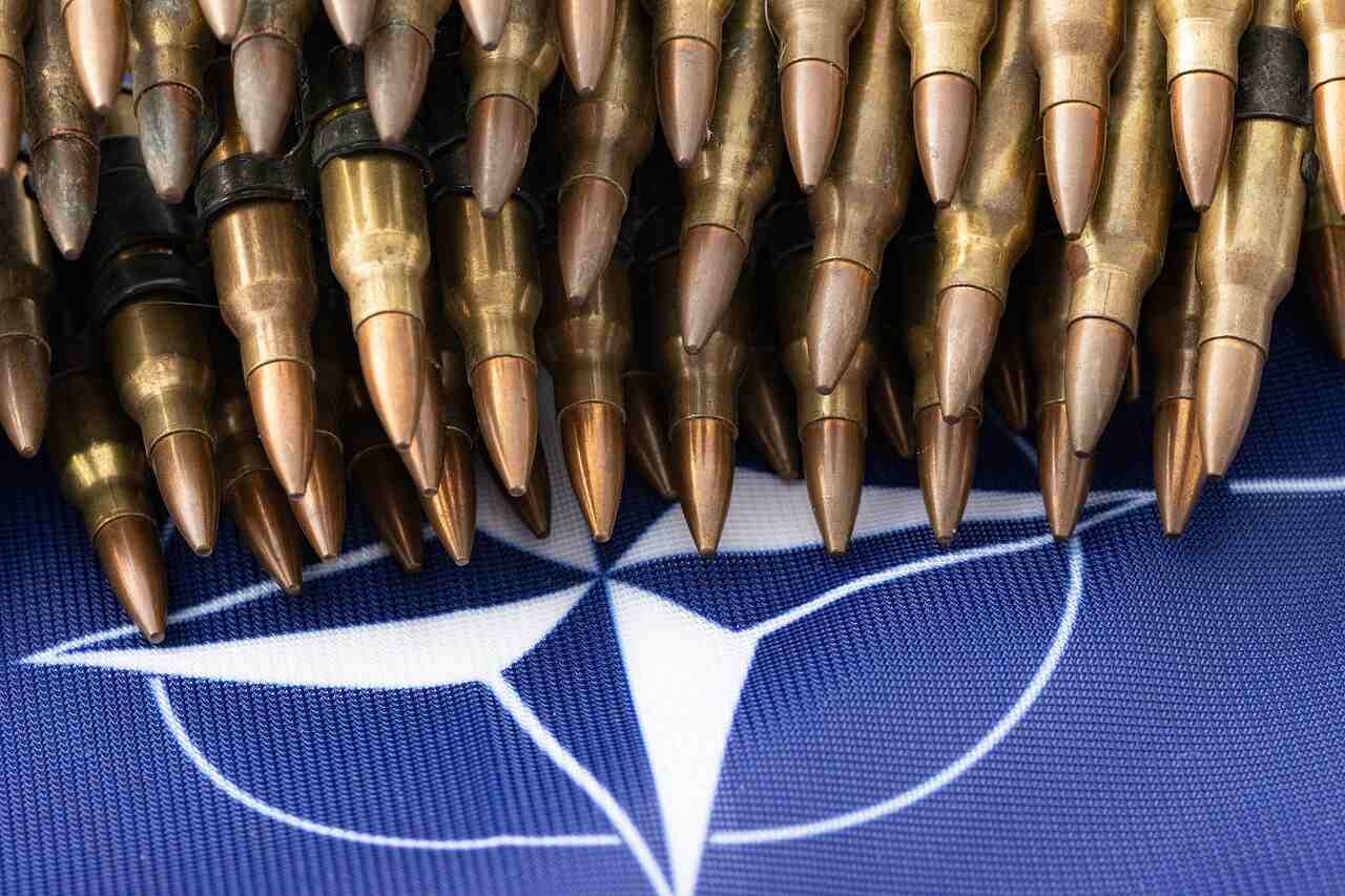 Reuters: запасы оружия в странах Запада достигли критически низких значений из-за поставок ВСУ