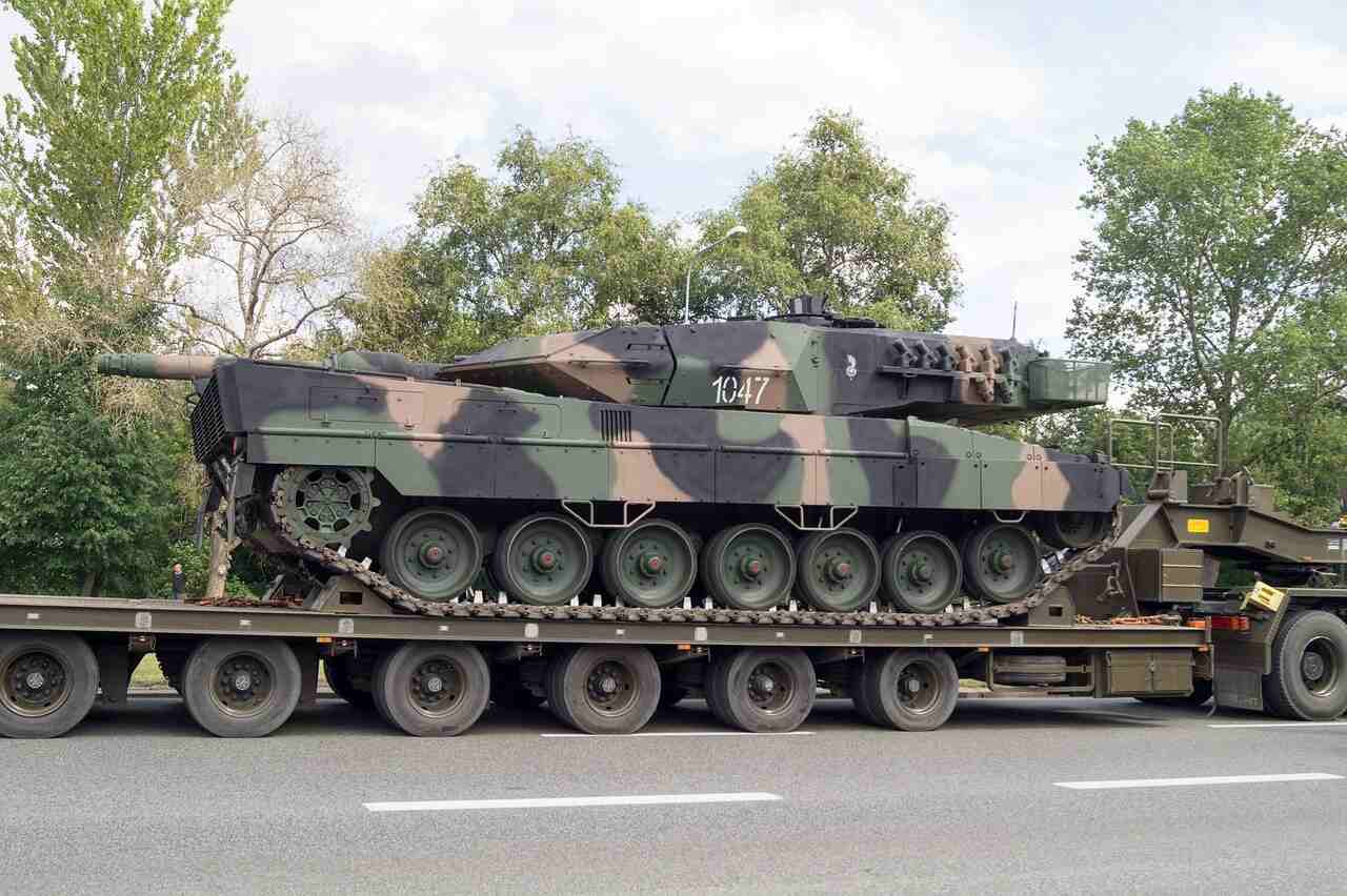  :   Leopard     Abrams