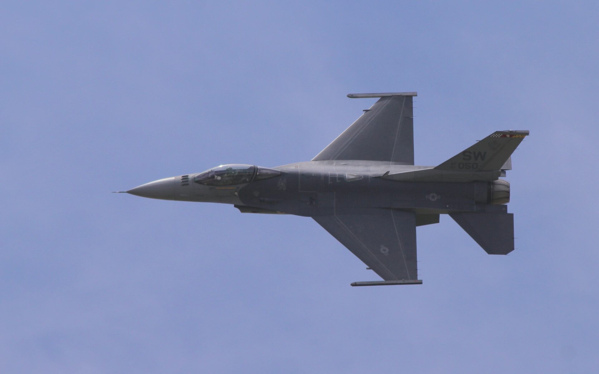 Bloomberg:      F-16      