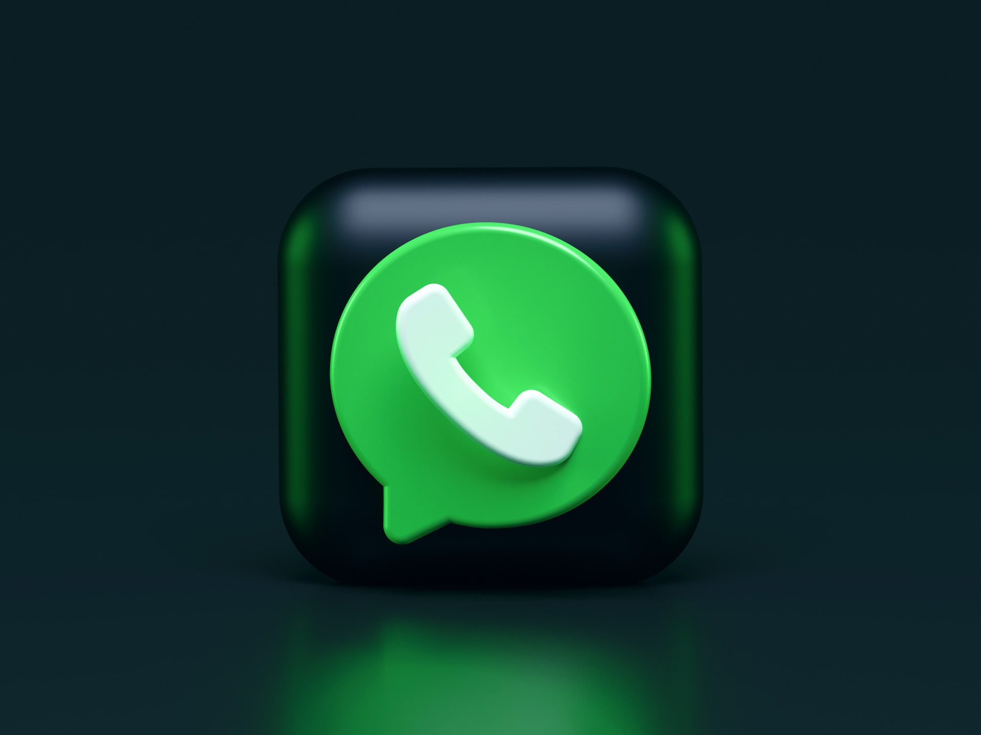 В мессенджере WhatsApp появится опция входа в разные учетные записи с одного устройства