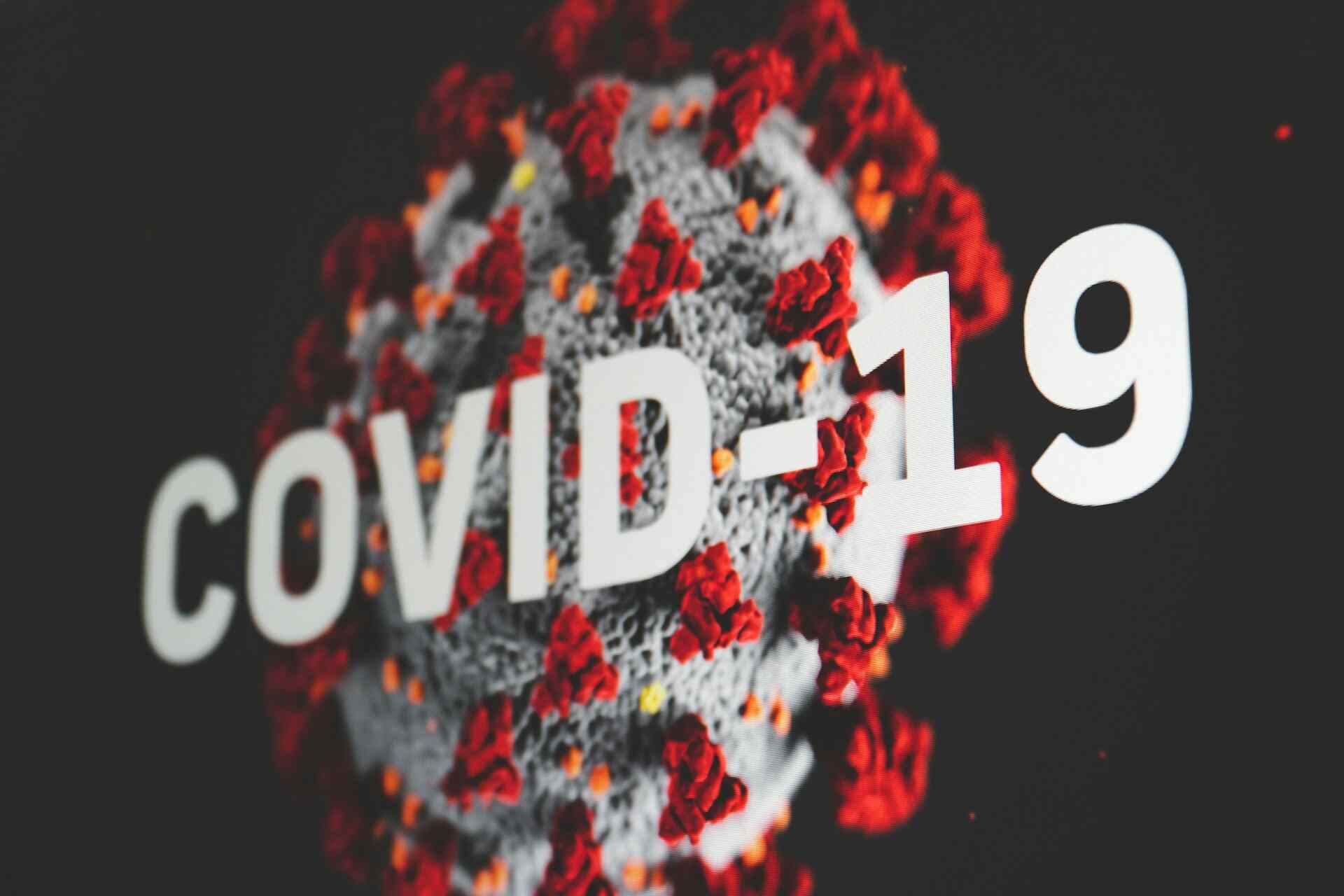 Ученые провели исследование и выявили, что COVID-19 отнимает до 20 лет жизни у мозга