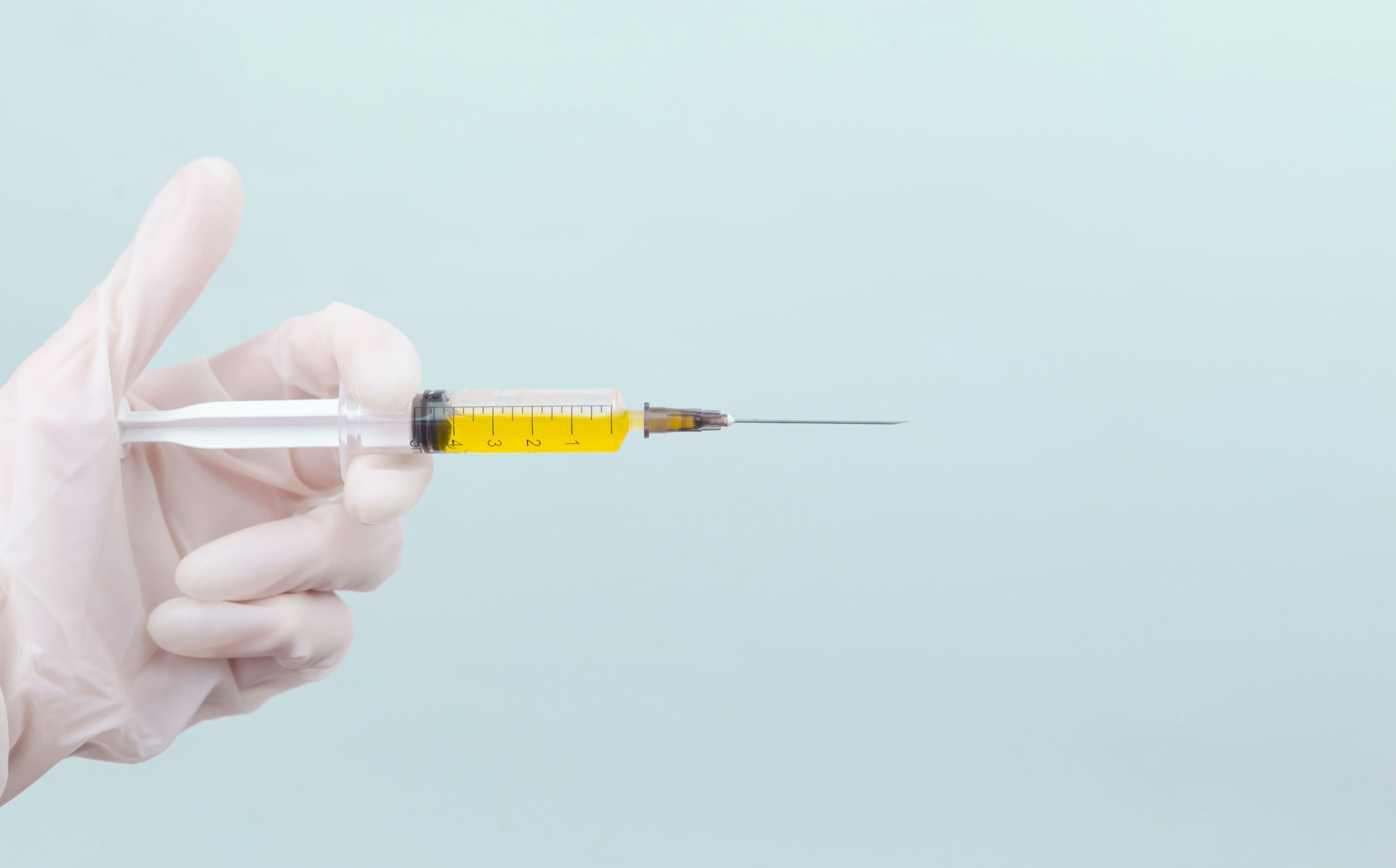 В РФ успешно прошли первые испытания вакцины против всех видов рака
